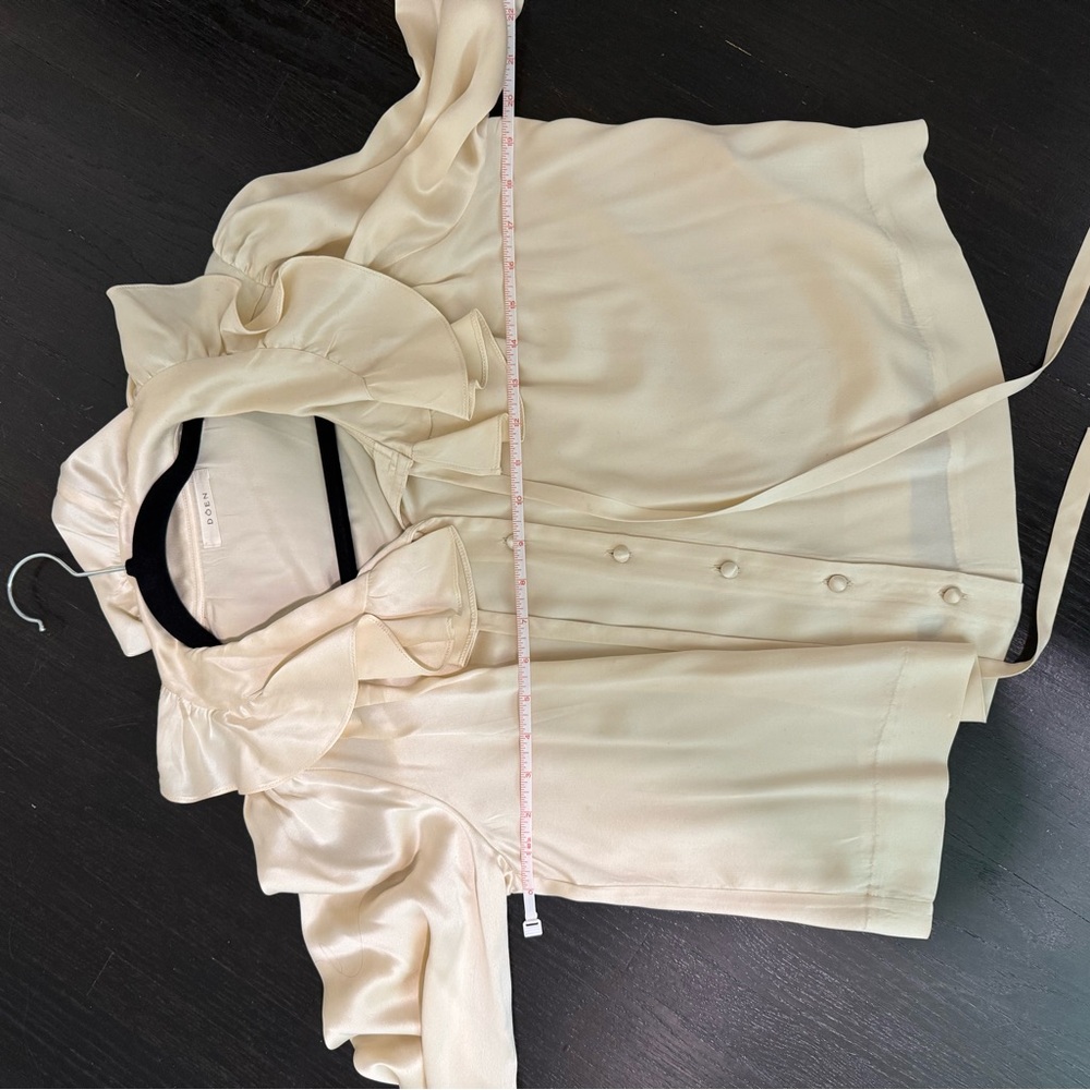 Doen Cream Ruffled Silk Button-Down Blouse - Picture 9 of 10